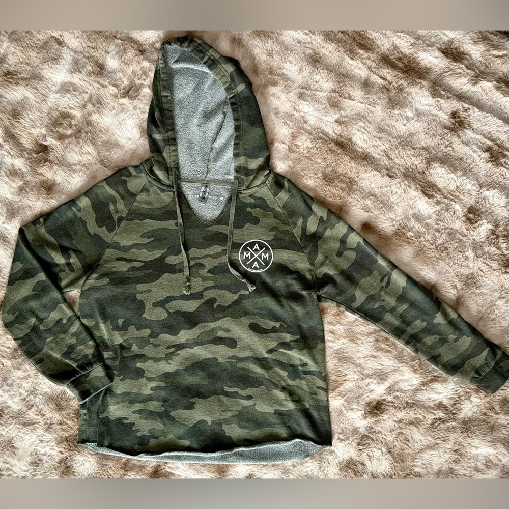Tiny Trucker Co Camo Mama Hoodie | Women’s Large | Lightweight Pullover
